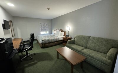 1 King Bed Accessible Suite Non-Smoking / Smoking