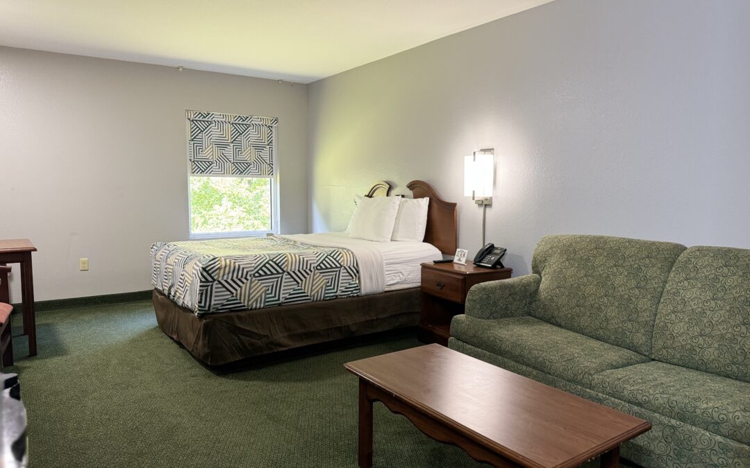 1 Queen Bed Suite Smoking